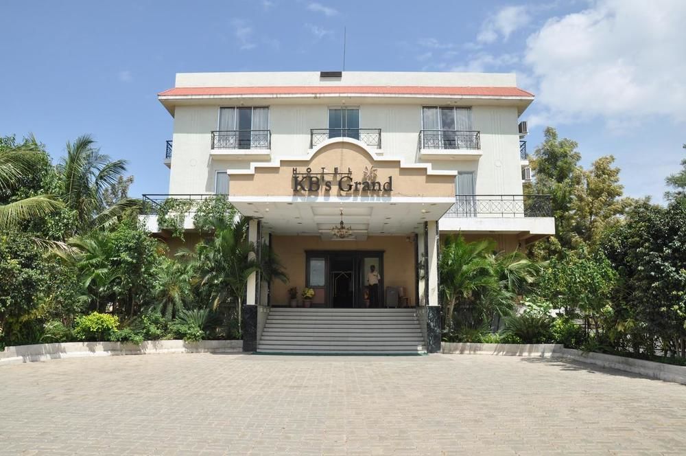 Hotel Sai Suraj Park シルディ エクステリア 写真